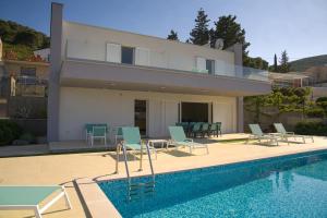 Bazén v ubytování Luxury Blue Villas Vis nebo v jeho okolí