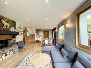 Posezení v ubytování MontBlanc Balcony Chamonix + 23 fotografií