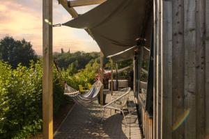 Galería fotográfica de The Birdbox - Unique Hot Tub Cabin in Millport en Millport