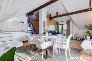 Μια τηλεόραση ή/και κέντρο ψυχαγωγίας στο Villa Mavi