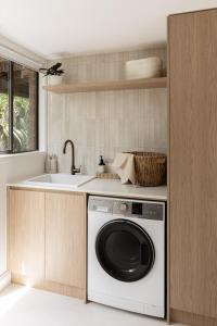 Køkken eller tekøkken på Coastal Comfort + 7 billeder