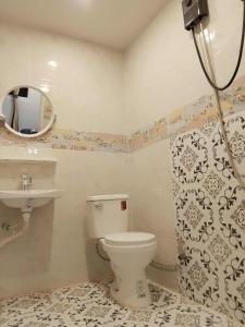 Un baño de Pion Hotel Ayutthaya