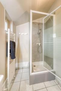 Vannituba majutusasutuses Le Clemenceau 2 +17 fotot