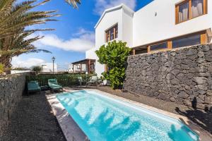 Πισίνα στο ή κοντά στο Villa Calma Pool Oasis & Volcano Views Bayside