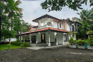 Το κτήριο όπου στεγάζεται  η βίλα