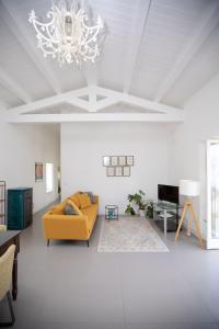 Μια τηλεόραση ή/και κέντρο ψυχαγωγίας στο Casa Cadur