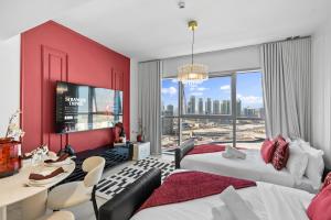 Кровать или кровати в номере Luxury Radiant Bay Residence +48 фотографий