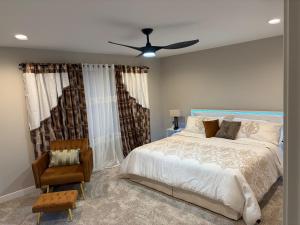 Ένα ή περισσότερα κρεβάτια σε δωμάτιο στο 1st Luxury Residential Elevator rooftop deck