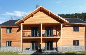 Το κτήριο όπου στεγάζεται  το διαμέρισμα +9 φωτογραφίες