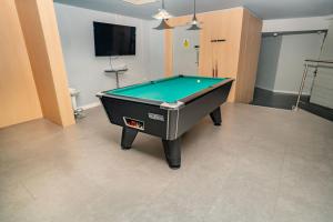 Spillelokalet på Lovely Modern Central Coventry Budget Studio + 28 billeder