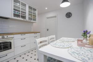 Galería fotográfica de Apartmán Dukelská en Považská Bystrica 7 fotos más