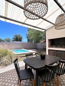 La alberca dentro o cerca de Calma