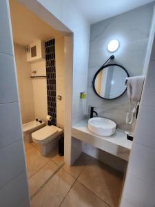 Phòng tắm tại Hotel Continental +47 ảnh