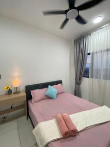 Postel nebo postele na pokoji v ubytování Traders park Balakong 3 room Wi-Fi balcony unblock view + 15 fotografií