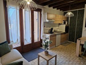 Köök või kööginurk majutusasutuses Le Chalet de l Abeille