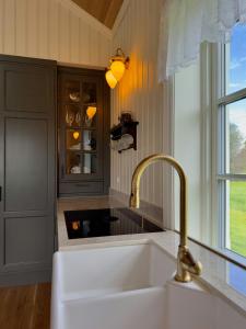 Fotografie z fotogalerie ubytování Historic Croft With Views Over Lake Mjøsa v destinaci Ottestad