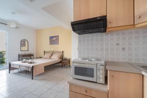 Kuchyň nebo kuchyňský kout v ubytování Anna's Apartment 1 Cozy Stay for 3