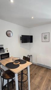 Μια τηλεόραση ή/και κέντρο ψυχαγωγίας στο Le Comte de Saxe - Calme à Blois centre