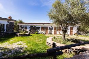 Κήπος έξω από το Ecoparco Neulè