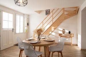 Φωτογραφία από το άλμπουμ του Au pied du Clocher - Centre ville σε Poix