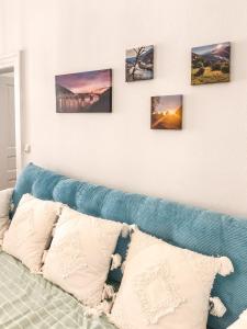 Postel nebo postele na pokoji v ubytování Charmante, ruhige Wohnung im Herzen der Altstadt von Heidelberg