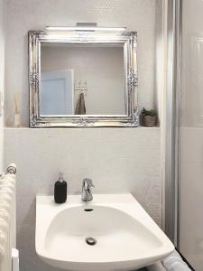 Koupelna v ubytování Charmante, ruhige Wohnung im Herzen der Altstadt von Heidelberg + 19 fotografií