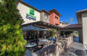 El edificio en el que está el hotel