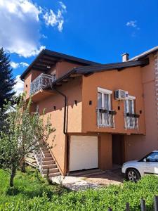 Tòa nhà nơi căn hộ tọa lạc