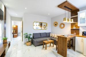 Χώρος καθιστικού στο Mikes Apts