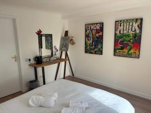 Ένα ή περισσότερα κρεβάτια σε δωμάτιο στο Roadhouse Llanwenarth