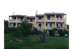 Κήπος έξω από το Athineos Studio +13 φωτογραφίες