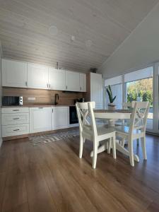 Η κουζίνα ή μικρή κουζίνα στο Cozy House By VP