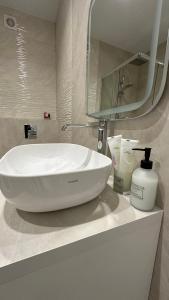 Ένα μπάνιο στο ЖК Great House & АВТОвокзал Обласна лікарня +6 φωτογραφίες