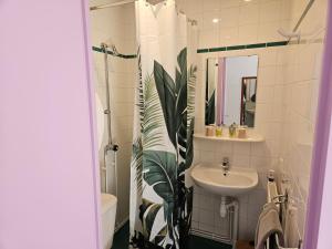 Koupelna v ubytování Le Campcardos + 71 fotografií