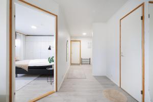 Φωτογραφία από το άλμπουμ του Spacious 1BR Apartment Near City Center by FeelsHome στο Όουλου