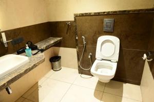 Ένα μπάνιο στο IJ Crowne