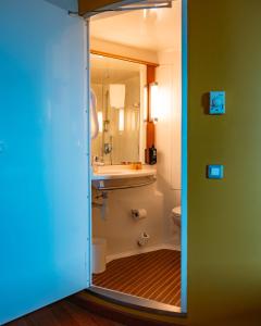 Ένα μπάνιο στο ibis Marseille Provence Aéroport