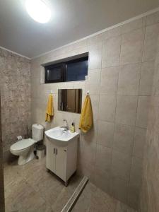 Ένα μπάνιο στο Апартамент Popoff