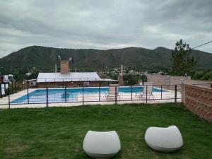 Nespecifikovaný výhled na hory nebo výhled na hory při pohledu z prázdninového domu