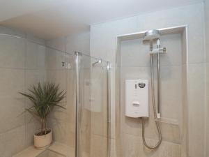 Et badeværelse på Drapers Cottage + 23 billeder