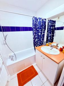 Ένα μπάνιο στο La Parenthèse proche Airbus, Meett, Parking privé proche Aéroport