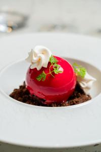 Afbeelding uit fotogalerij van La Suite Appart Hôtel in Roanne +42 foto's