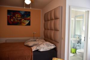 Ένα μπάνιο στο Sobe - Rooms Stremljan Ljubljana +64 φωτογραφίες