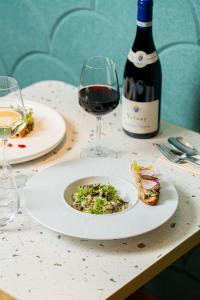 Afbeelding uit fotogalerij van La Suite Appart Hôtel in Roanne