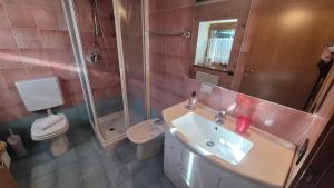 Ένα μπάνιο στο Attico Centrale ad Auronzo +10 φωτογραφίες