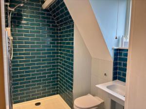 Phòng tắm tại Cosy one bedroom flat in a country house