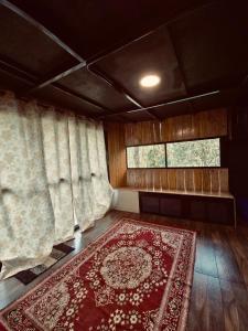 Χώρος καθιστικού στο Happy Feet Adventure