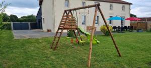 Legeområdet for børn på Gîte La Ferme Du Mesnil + 11 billeder