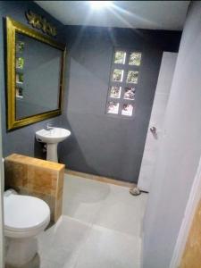 Vannituba majutusasutuses Casa Del Pintor