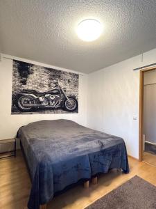 Postel nebo postele na pokoji v ubytování Rantarivi - Esteetöntä majoitusta